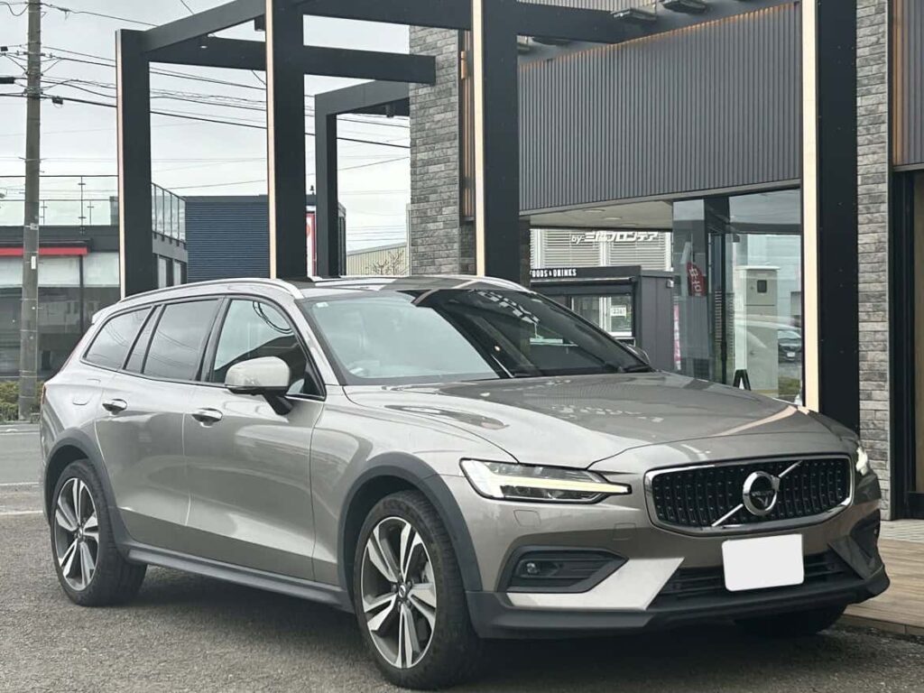 ボルボ V60クロスカントリーT5買取車両