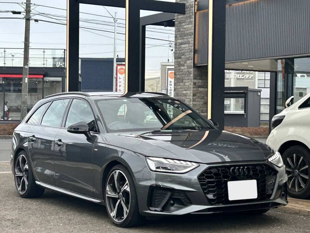 アウディA4アバント ブラックスタイルプラス買取車両